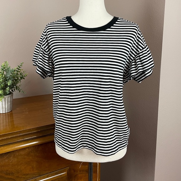 Madewell Tops - Madewell cotton shirt w/ ruffle sleeves